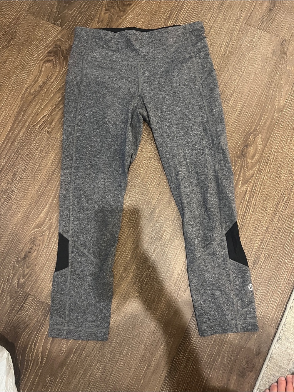 lululemon athletica womens Heather Gray and Black Capri Leggings